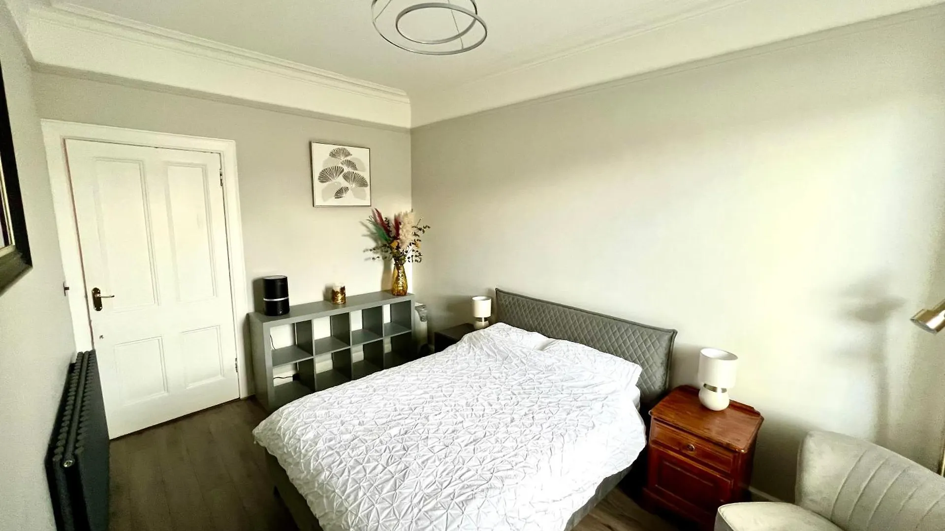 Apartment Immanuel House - Modern Luxury Victorian Home 1872 - Free Parking & Superfast Fibre Optic Wifi Edinburgh