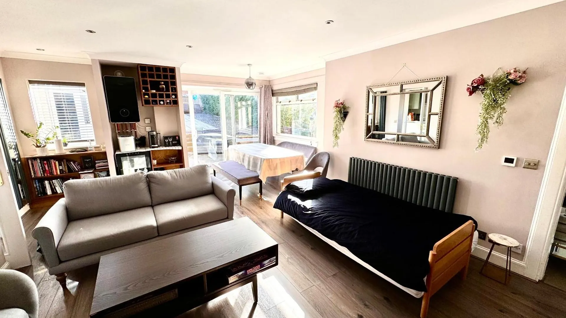 Immanuel House - Modern Luxury Victorian Home 1872 - Free Parking & Fast Fibre Optic Wifi Edinburgh Apartment