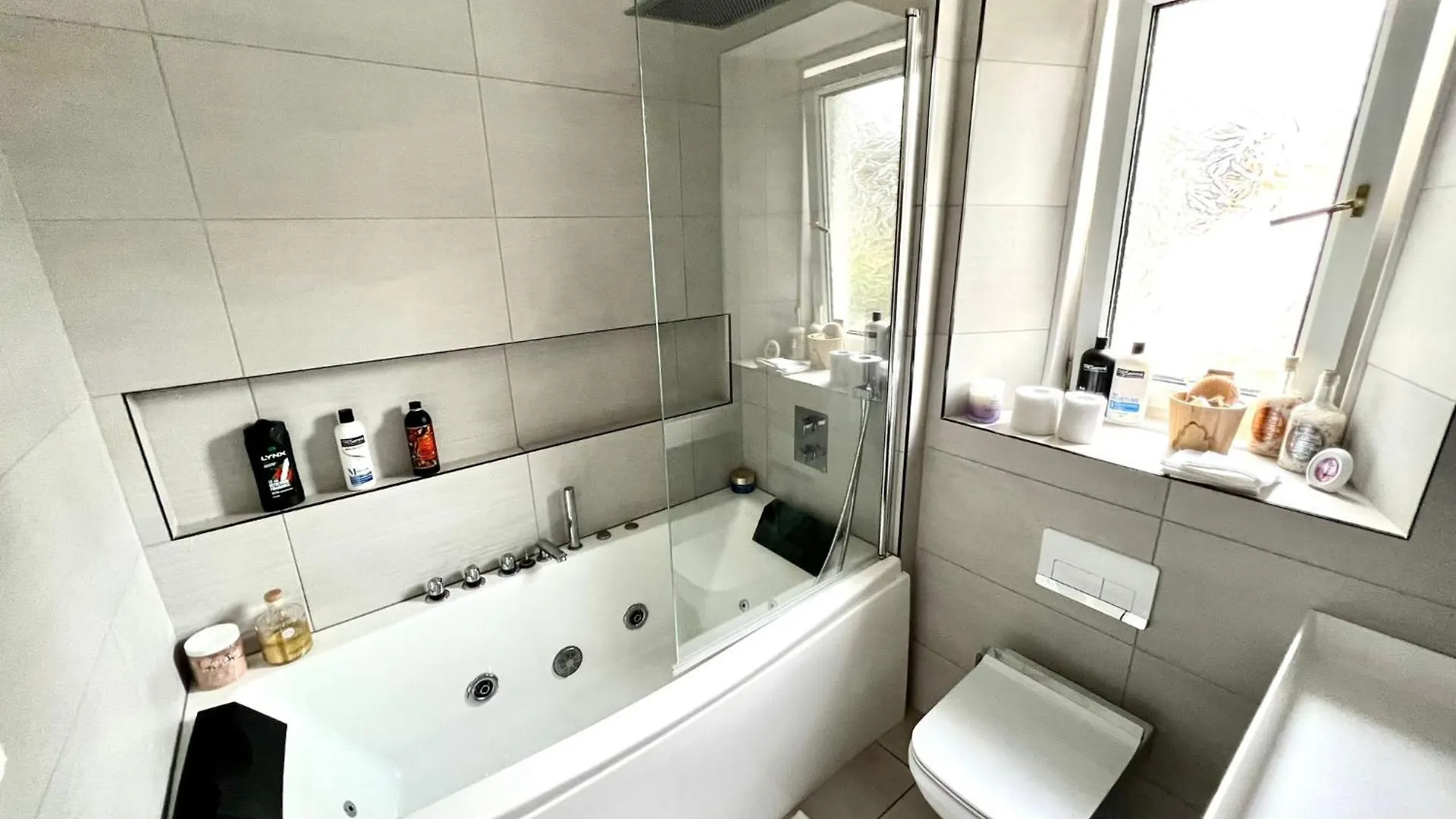 Apartment Immanuel House - Modern Luxury Victorian Home 1872 - Free Parking & Fast Fibre Optic Wifi Edinburgh