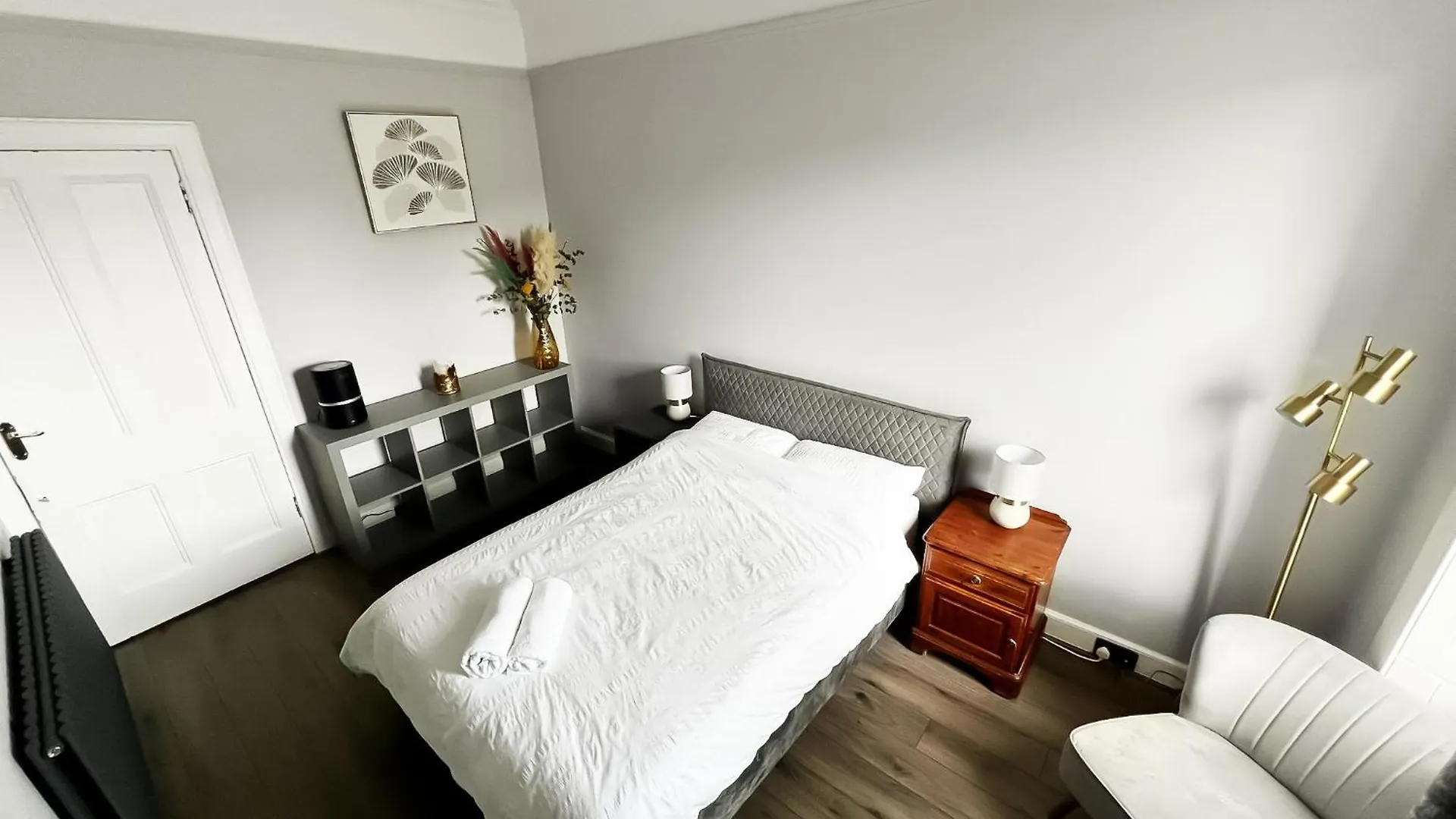 Apartment Immanuel House - Modern Luxury Victorian Home 1872 - Free Parking & Fast Fibre Optic Wifi Edinburgh United Kingdom