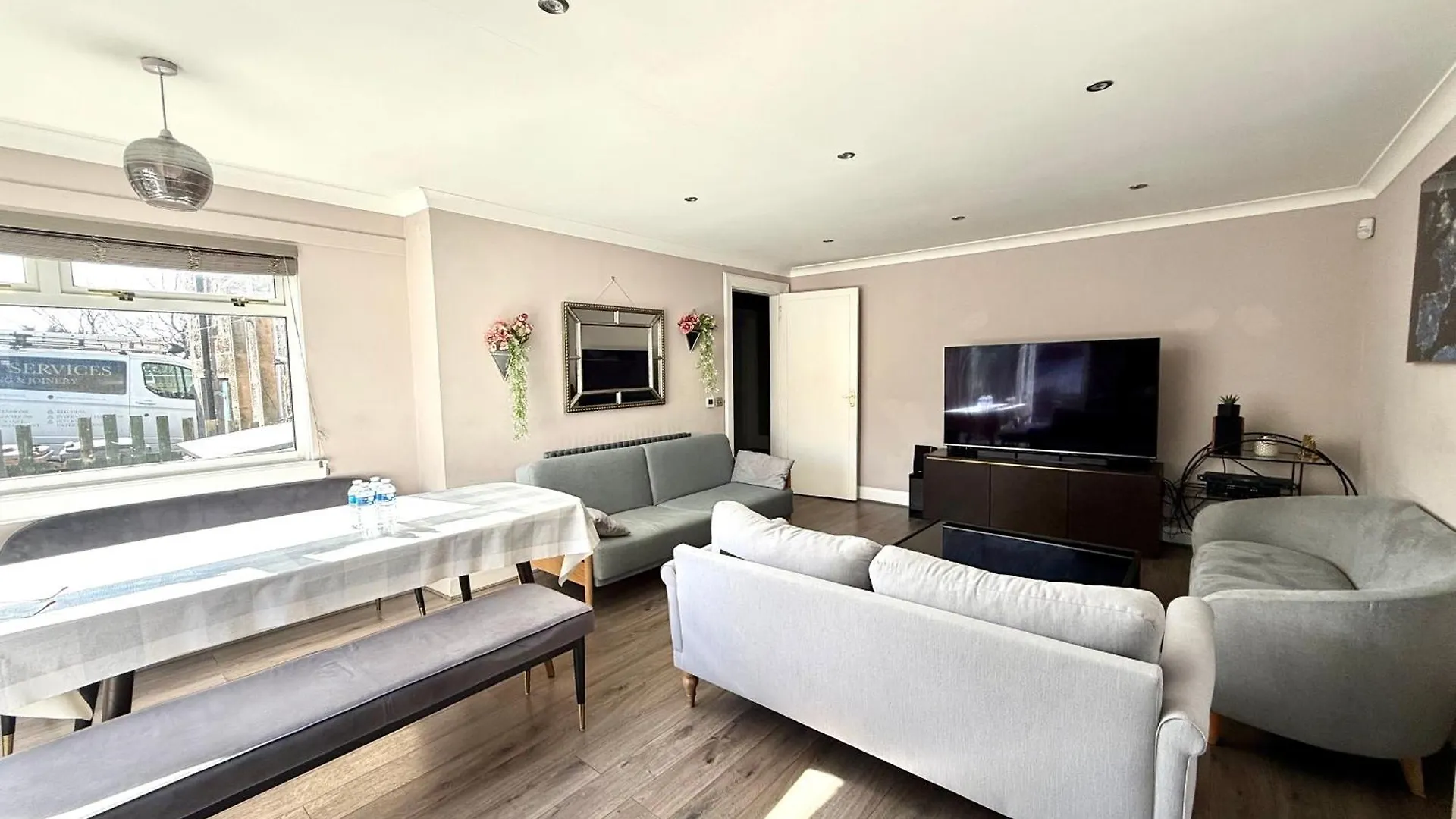 Apartment Immanuel House - Modern Luxury Victorian Home 1872 - Free Parking & Fast Fibre Optic Wifi Edinburgh
