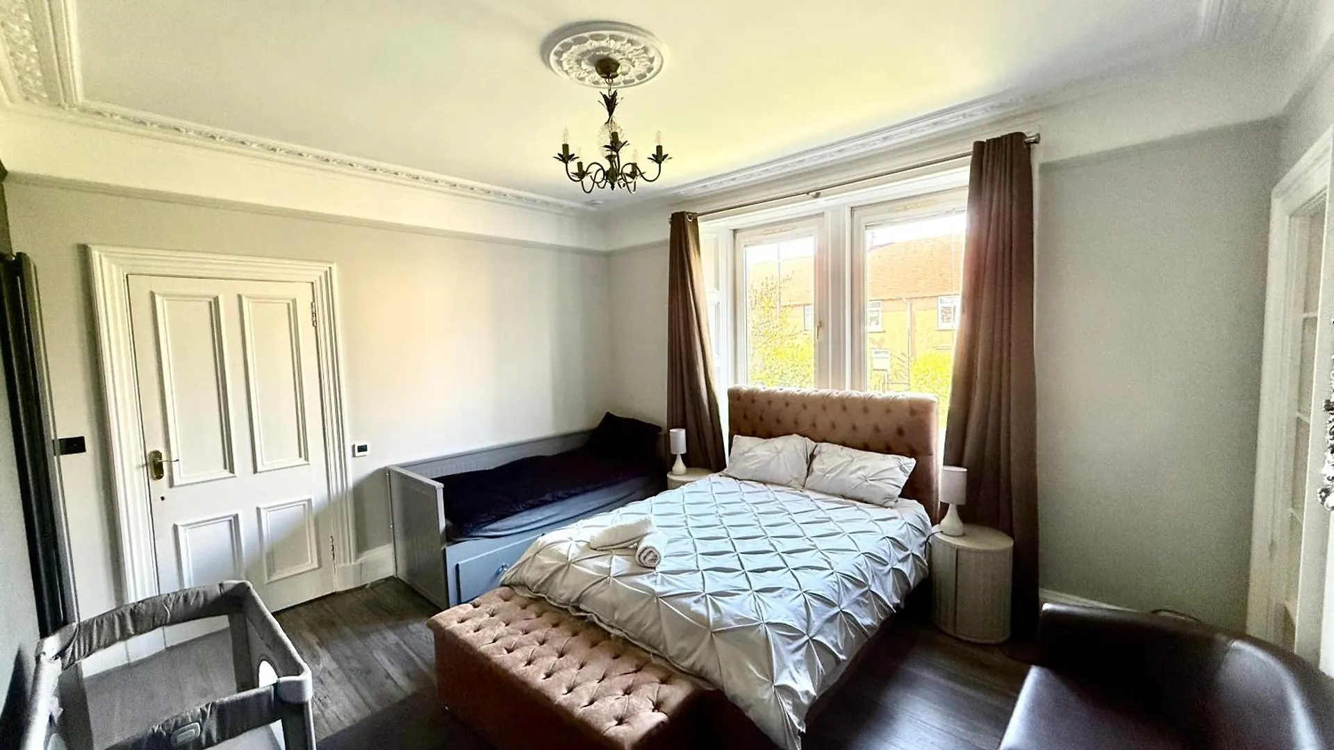 Immanuel House - Modern Luxury Victorian Home 1872 - Free Parking & Fast Fibre Optic Wifi Edinburgh United Kingdom