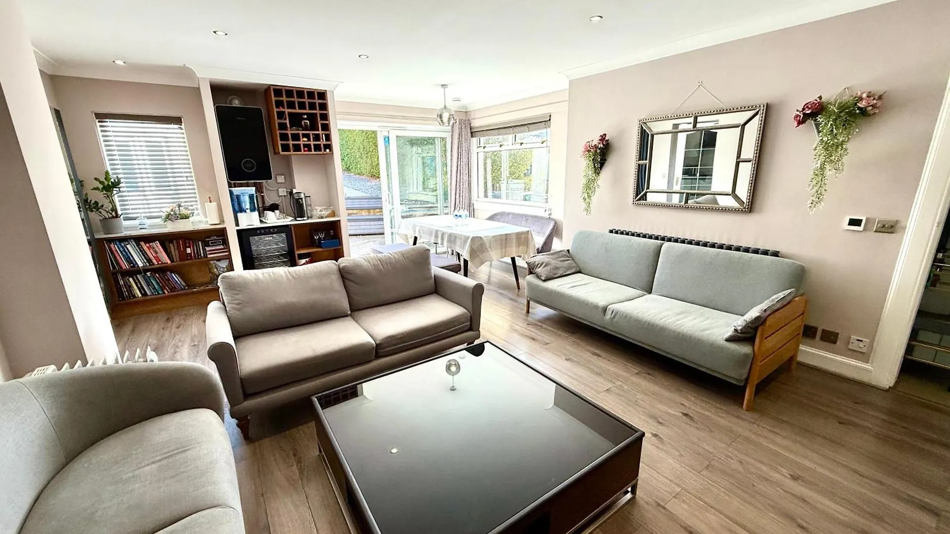 Immanuel House - Modern Luxury Victorian Home 1872 - Free Parking & Fast Fibre Optic Wifi Edinburgh Apartment